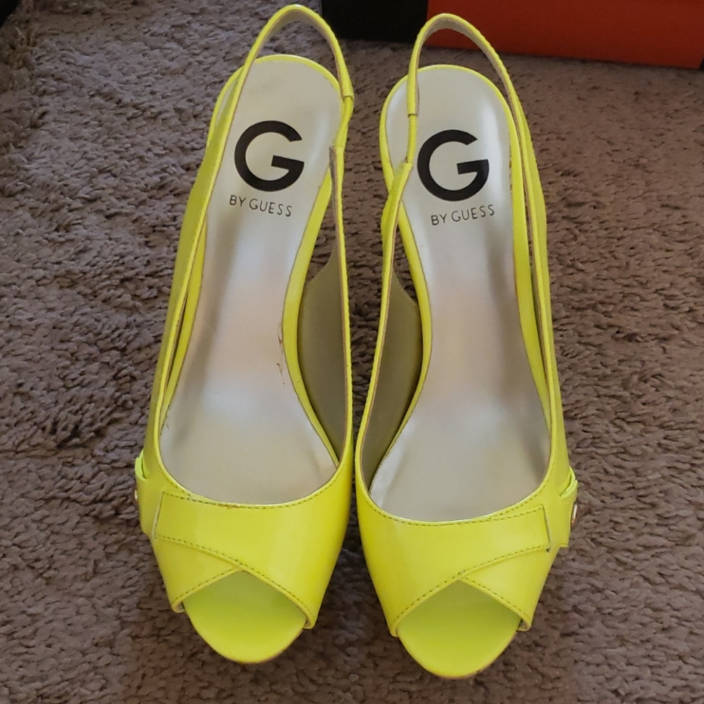 Shoes - Picture 2 of 3